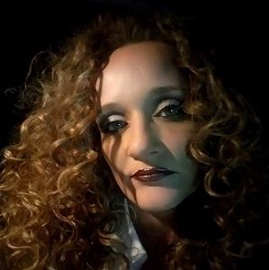 Meet your Posher, Lana